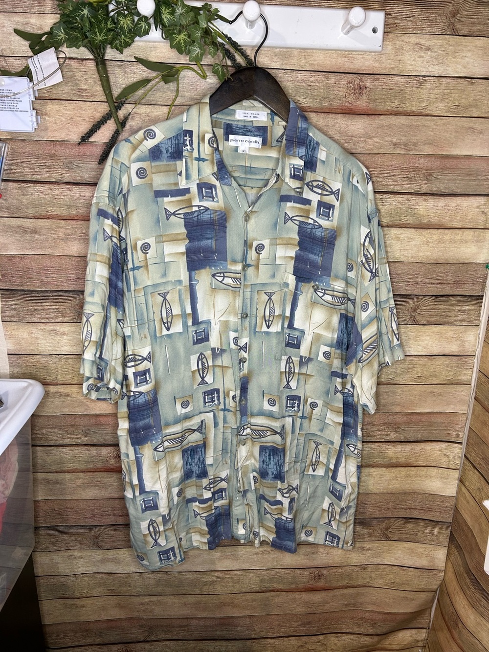Pierre Cardin 100% Rayon Hawaiian Fish Print Shirt Men’s Size XL